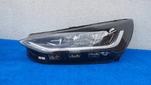 Laden Sie das Bild in den Galerie-Viewer, Frontscheinwerfer Ford Focus NX7B-13E014-CD Full LED Rechts oder Links