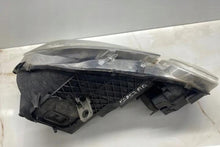 Laden Sie das Bild in den Galerie-Viewer, Frontscheinwerfer Skoda Yeti 5L1941016A Ein Stück (Rechts oder Links) Headlight