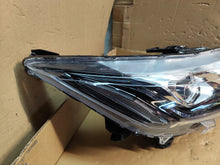 Laden Sie das Bild in den Galerie-Viewer, Frontscheinwerfer Mitsubishi Eclipse Cross 548489421 Full LED Rechts Headlight