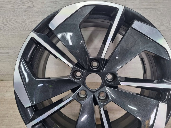 1x Alufelge 18 Zoll 7.5" 5x112 48ET Glanz Schwarz 5E3601025N Skoda Octavia FEL3010730063ry