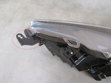 Laden Sie das Bild in den Galerie-Viewer, Frontscheinwerfer Toyota Yaris LED Rechts Scheinwerfer Headlight SCH6959864525vu