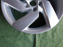 Load image into Gallery viewer, 1x Alufelge 17 Zoll 7.5" 5x112 51ET Glanz Silber 5H0601025E VW Golf Viii FEL7605240307xc