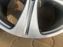 Laden Sie das Bild in den Galerie-Viewer, 1x Alufelge 18 Zoll 8.0&quot; 5x112 43ET Glanz A2134011400 Mercedes-Benz W213