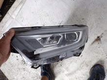 Laden Sie das Bild in den Galerie-Viewer, Frontscheinwerfer Ford Tourneo Connect 2KF941035 LED Rechts oder Links SCH5017998078mv