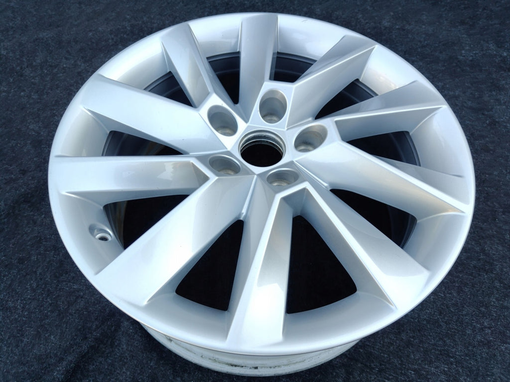 1x Alufelge 17 Zoll 7.0" 5x112 40ET Glanz Silber 3V0601025C Skoda Superb Iii FEL6822601122sw