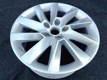 Load image into Gallery viewer, 1x Alufelge 17 Zoll 7.0" 5x112 40ET Glanz Silber 3V0601025C Skoda Superb Iii FEL6822601122sw