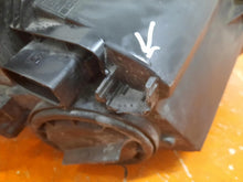 Laden Sie das Bild in den Galerie-Viewer, Frontscheinwerfer Mercedes-Benz W205 Ein Stück (Rechts oder Links) Headlight SCH9578240375ad