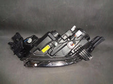 Laden Sie das Bild in den Galerie-Viewer, Frontscheinwerfer Mitsubishi Outlander III 8301C854 LED Rechts Headlight SCH6880146730da