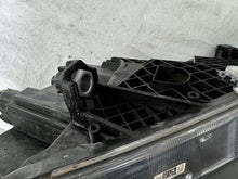 Laden Sie das Bild in den Galerie-Viewer, Frontscheinwerfer Mercedes-Benz Vito W447 A4479067700 Rechts oder Links