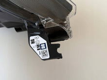 Laden Sie das Bild in den Galerie-Viewer, Frontscheinwerfer Toyota Yaris EUK0-8 Links Scheinwerfer Headlight SCH2836777647wo