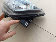 Laden Sie das Bild in den Galerie-Viewer, Frontscheinwerfer Iveco Daily I 5802711799 5802711800 LED Ein Satz Headlight SCH7495216195et