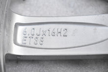 Laden Sie das Bild in den Galerie-Viewer, 1x Alufelge 16 Zoll 6.0&quot; 5x100 38ET Glanz Silber 657601025 Skoda Scala Kamiq