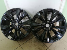 Load image into Gallery viewer, 1x Alufelge 17 Zoll 7.5&quot; 5x112 49ET Schwarz 3T0601025HD Skoda Superb Rim Wheel