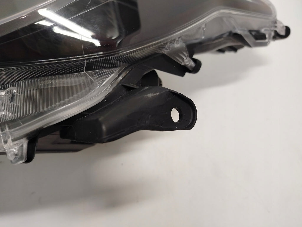 Frontscheinwerfer Toyota Yaris EUK0-6 Links Scheinwerfer Headlight SCH9517005936ba