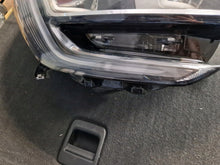 Laden Sie das Bild in den Galerie-Viewer, Frontscheinwerfer Renault Megane IV 260106126R Full LED Rechts Headlight SCH8930211457kd