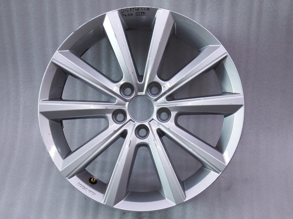 1x Alufelge 16 Zoll 6.0" 5x100 45ET Glanz Silber 2G0601025AF VW Polo Rim Wheel