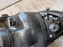 Laden Sie das Bild in den Galerie-Viewer, Frontscheinwerfer Mitsubishi 8301C194 Rechts Scheinwerfer Headlight SCH1795296197as