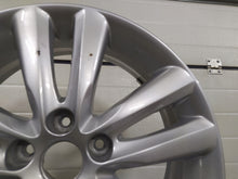 Load image into Gallery viewer, 1x Alufelge 18 Zoll 6.5&quot; 5x114.3 48ET Glanz Silber 52910-2S310 Hyundai Tucson