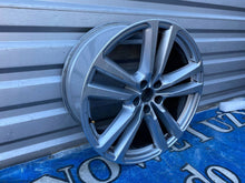 Load image into Gallery viewer, 1x Alufelge 20 Zoll 9.0" 5x112 28ET Matt Silber 4M0601025CL Audi Q7 Rim Wheel FEL9604057357ls