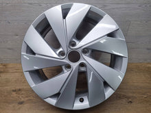 Load image into Gallery viewer, 1x Alufelge 17 Zoll 6.5" 5x112 46ET Glanz Silber 5H0601025B VW Golf Viii FEL7448451134me