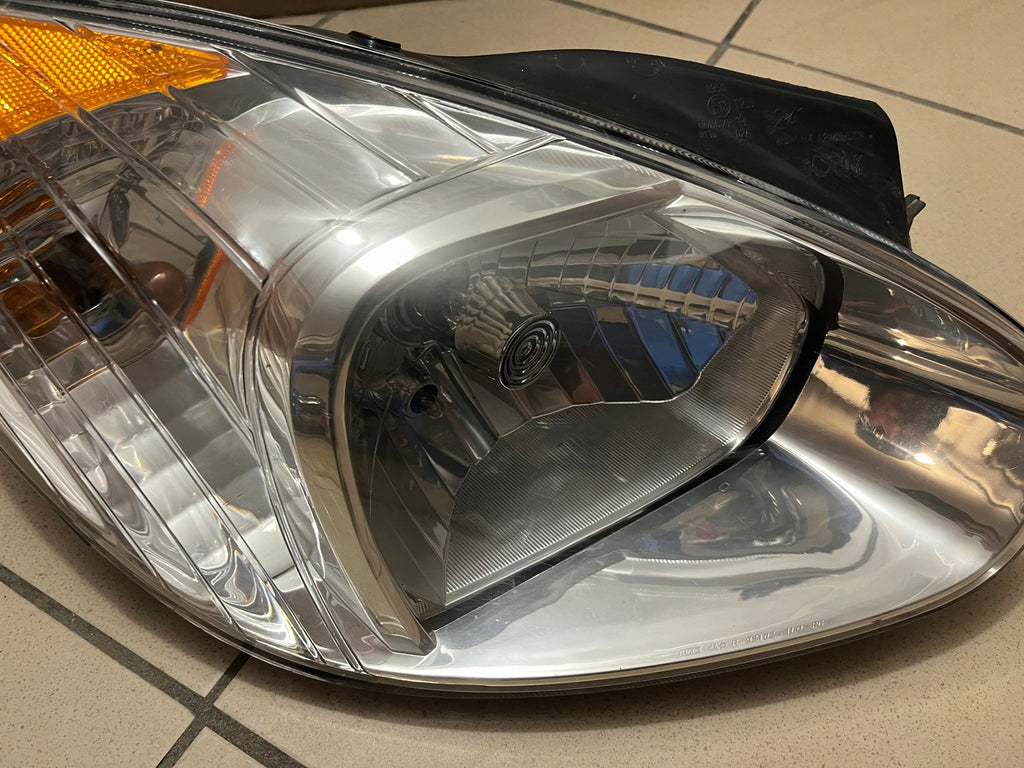 Frontscheinwerfer Hyundai Accent 92102-1E000 Rechts Scheinwerfer Headlight