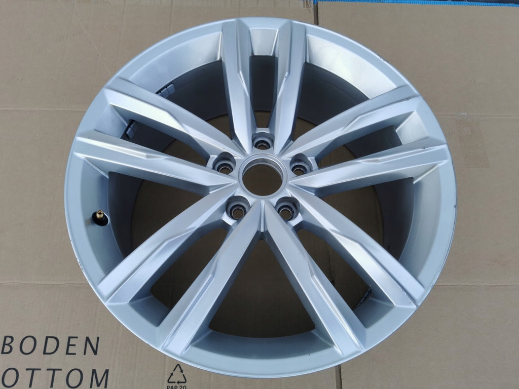 1x Alufelge 18 Zoll 8.0" 5x112 44ET Glanz Silber 3G0601025H VW Passat B8 FEL8716927484wg