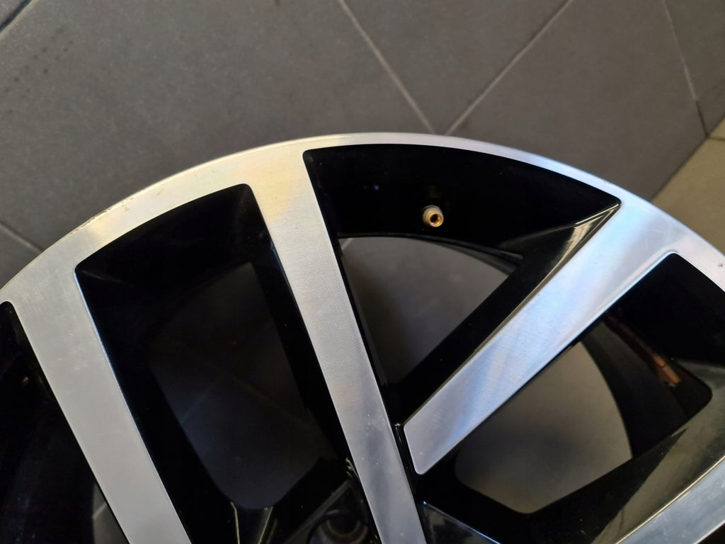 1x Alufelge 18 Zoll 7.5" 5x112 51ET Glanz Silber 5G0601025CP VW Golf Vii FEL6396950982hn