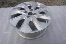 Load image into Gallery viewer, 1x Alufelge 16 Zoll 6.5" 4x100 44ET Glanz Silber 403007678 Renault Twingo Clio 1 FEL8308735417gr