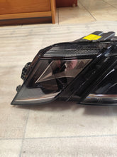 Laden Sie das Bild in den Galerie-Viewer, Frontscheinwerfer Skoda Octavia III 5E1941015F Links Scheinwerfer Headlight SCH2081912191nb