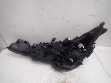 Laden Sie das Bild in den Galerie-Viewer, Frontscheinwerfer Toyota Corolla 81110-02S70 LED Rechts Scheinwerfer Headlight