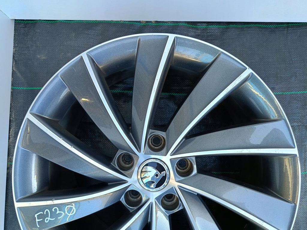 1x Alufelge 18 Zoll 7.5" 5x112 51ET 5E0601025 Skoda Octavia Iii Rim Wheel