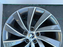 Laden Sie das Bild in den Galerie-Viewer, 1x Alufelge 18 Zoll 7.5&quot; 5x112 51ET 5E0601025 Skoda Octavia Iii Rim Wheel