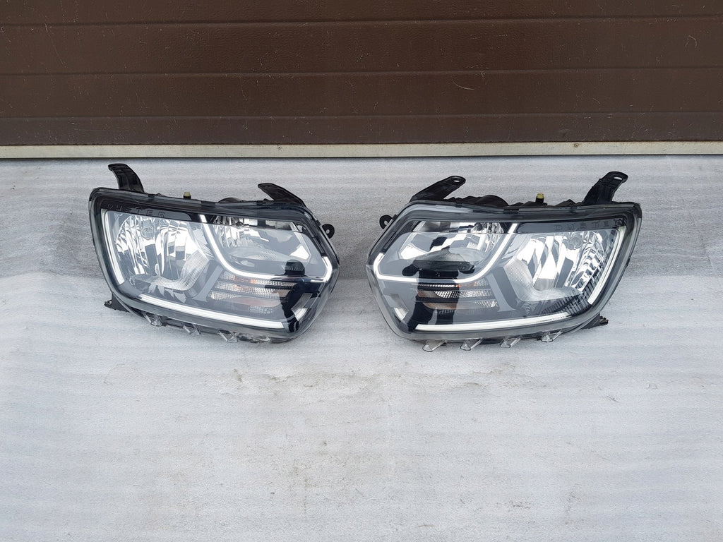 Frontscheinwerfer Dacia Duster 260101133R 260609367R Ein Satz Headlight SCH2512905803ir