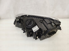 Laden Sie das Bild in den Galerie-Viewer, Frontscheinwerfer BMW 6 F06 F12 722083 722084 Ein Satz Scheinwerfer Headlight SCH1491955857px