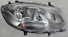 Laden Sie das Bild in den Galerie-Viewer, Frontscheinwerfer Mercedes-Benz Sprinter A9109060100 Rechts Headlight SCH7524715566ny