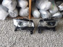 Laden Sie das Bild in den Galerie-Viewer, Frontscheinwerfer Jeep Grand Cherokee Wk2 LED Ein Satz Scheinwerfer Headlight SCH3962147822ud