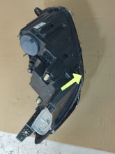 Laden Sie das Bild in den Galerie-Viewer, Frontscheinwerfer Dacia Sandero III 260605914R LED Ein Stück (Rechts oder Links)