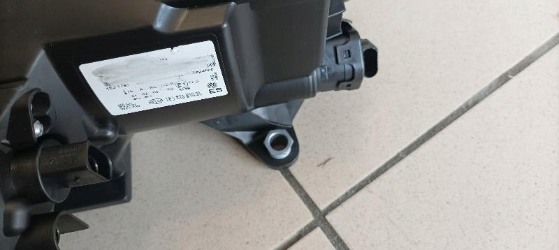 Frontscheinwerfer VW 1S1941016M Rechts Scheinwerfer Headlight SCH8747352264rg