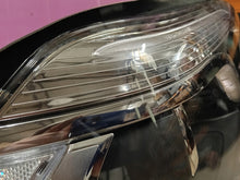 Laden Sie das Bild in den Galerie-Viewer, Frontscheinwerfer Mercedes-Benz W166 A1668202261 Rechts Scheinwerfer Headlight SCH9251146171nz