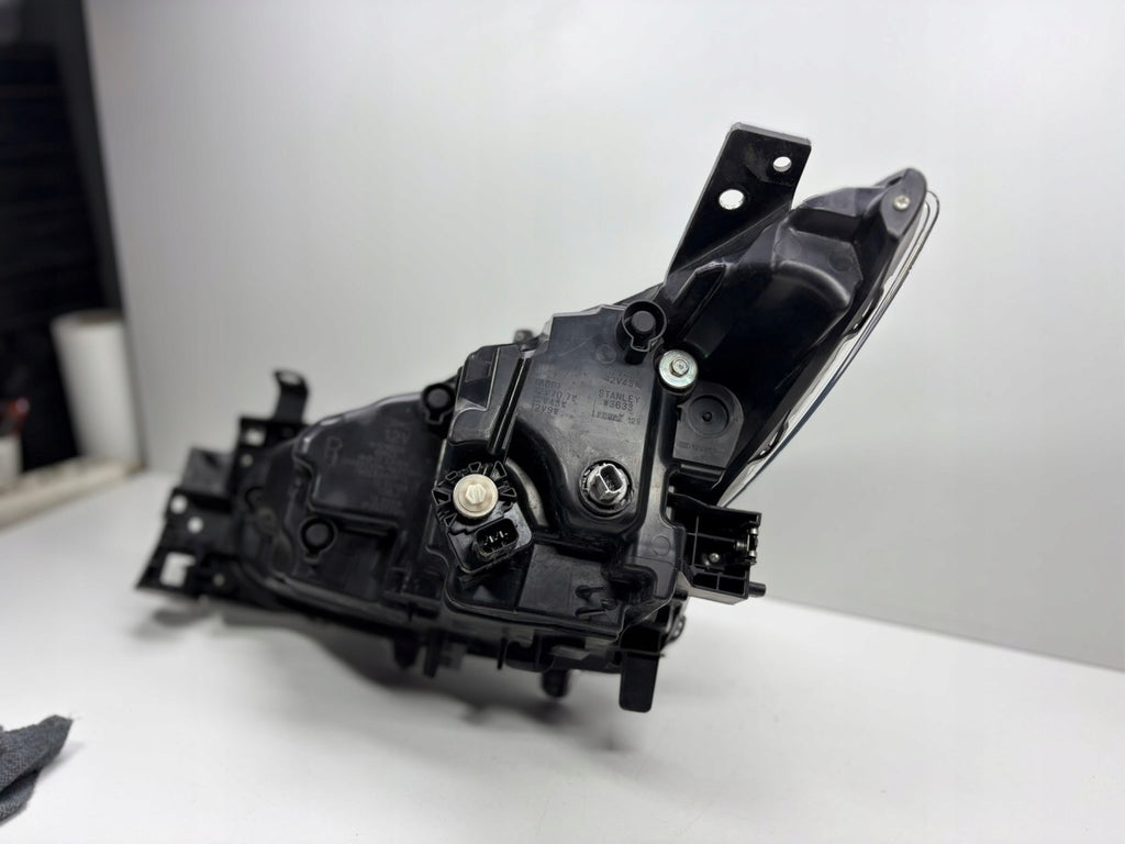 Frontscheinwerfer Mazda III BSP551030 Rechts Scheinwerfer Headlight SCH6078042665mf