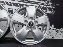 Laden Sie das Bild in den Galerie-Viewer, 4x Alufelge 15 Zoll 5.5" 5x112 46ET Glanz Silber 6855101 Mini Rim Wheel FEL1001994297ax