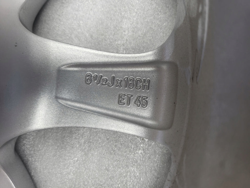 1x Alufelge 16 Zoll 6.5" 5x114.3 45ET Glanz Silber PZ406-E8674 Toyota Corolla FEL2628357887jq