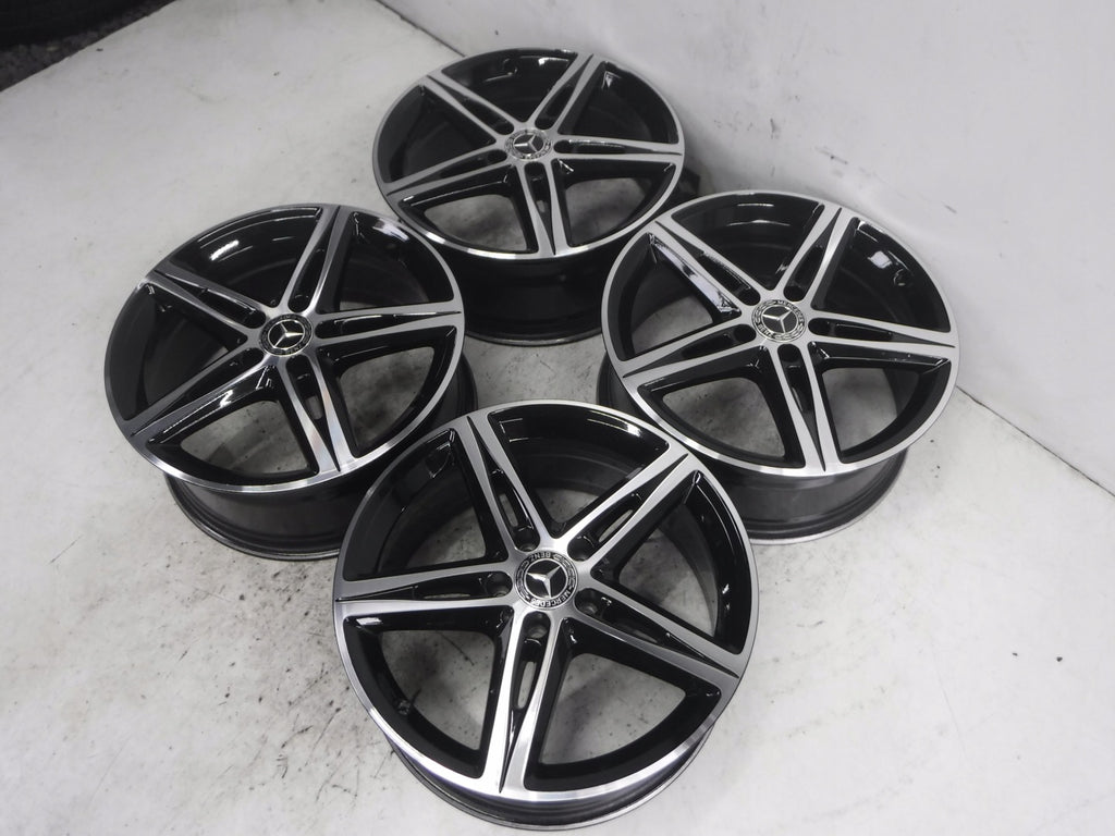 4x Alufelge 18 Zoll 7.5" 5x112 49ET Glanz Schwarz A1774010700 Mercedes-Benz W177 FEL9907796824oo