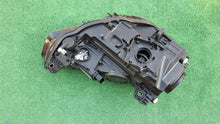 Laden Sie das Bild in den Galerie-Viewer, Frontscheinwerfer Audi A3 8V0941005 Xenon Links Scheinwerfer Headlight