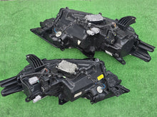 Laden Sie das Bild in den Galerie-Viewer, Frontscheinwerfer Mitsubishi Outlander III 8301D3-32 Full LED Rechts oder Links