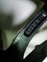 Load image into Gallery viewer, 1x Alufelge 18 Zoll 8.0" 5x112 30ET Glanz Graphit 7855081 BMW G31 G30 Rim Wheel FEL6203273101gy