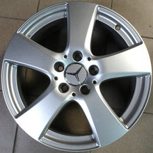 Laden Sie das Bild in den Galerie-Viewer, 4x Alufelge 17 Zoll 7.0&quot; 5x112 48,5ET A2054015500 Mercedes-Benz W205 Rim Wheel