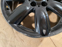Laden Sie das Bild in den Galerie-Viewer, 1x Alufelge 17 Zoll 7.0" 5x112 47ET Glanz Schwarz 6856059 Mini Clubman F54 FEL3894916221ui
