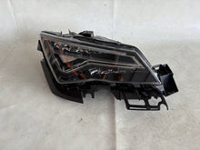 Laden Sie das Bild in den Galerie-Viewer, Frontscheinwerfer Seat Ateca 576941774A LED Rechts Scheinwerfer Headlight