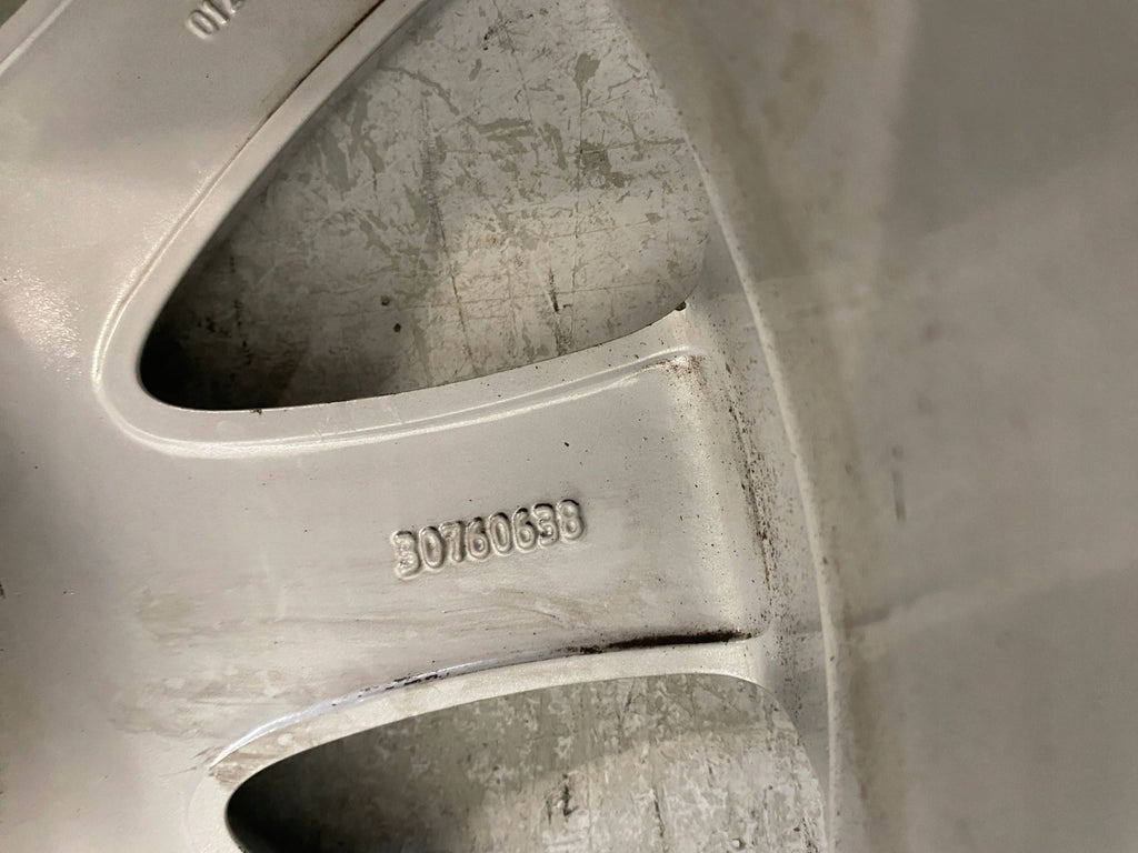 1x Alufelge 17 Zoll 7.0" 5x108 50ET Glanz Silber 30760638 Volvo V70 Rim Wheel FEL5892837227uy